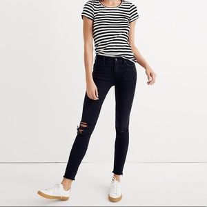Madewell 9in mid rise skinny black knee rip 24